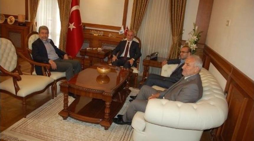 Ak Partili Vekiller Malatya Valisi S&uuml;leyman Kam&ccedil;ıyı Ziyaret Etti