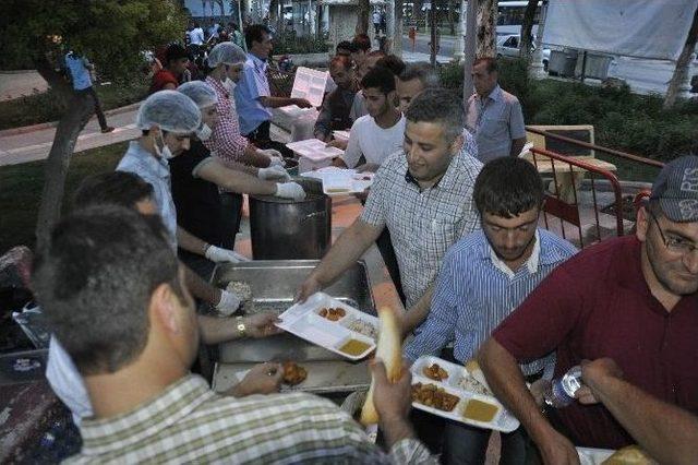 Siverek Belediyesinden Her Gün Bin Kişiye İftar Yemeği