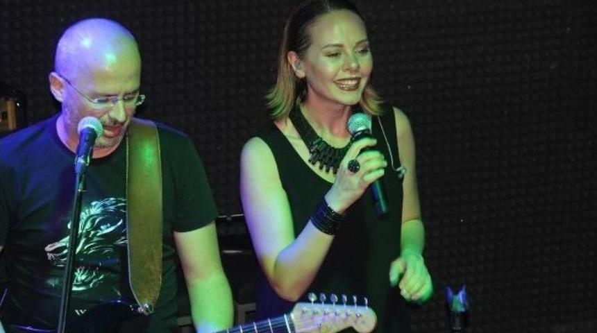 Pandora Band&rsquo;dan Mest Eden Performans