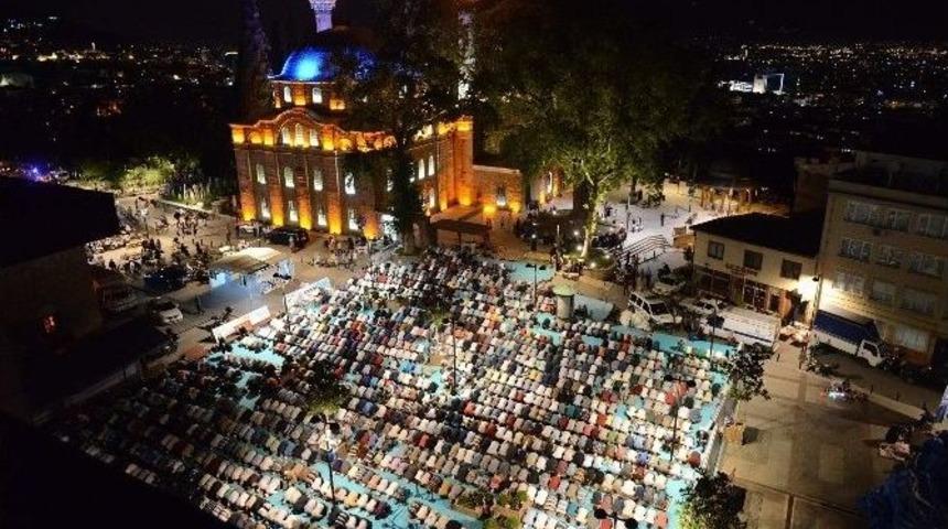 Bursa&rsquo;da 15 Camide Hatimli Teravih Namazı Kılınıyor