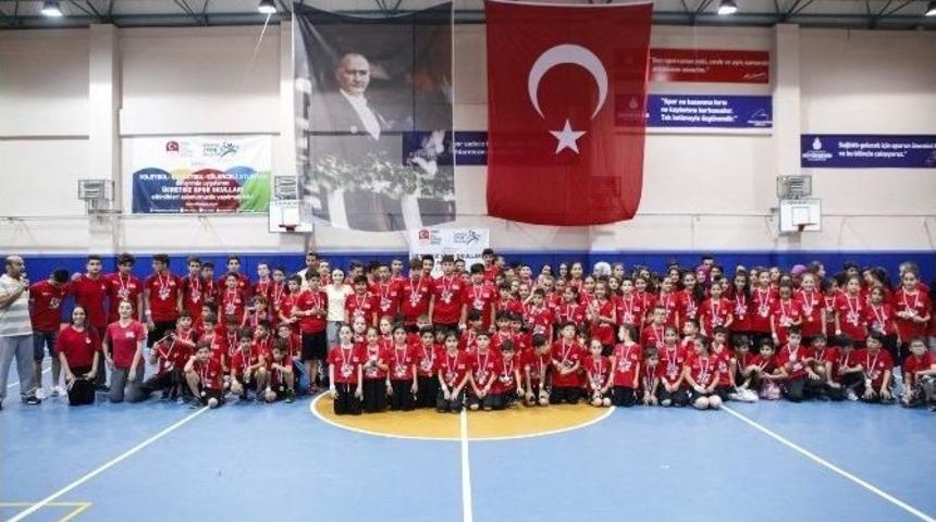 &Uuml;cretsiz Spor Okulları 2015-2016 D&ouml;nemini Turnuva İle Tamamladı