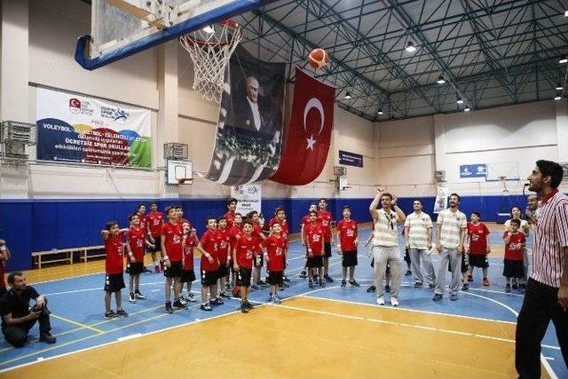 Ücretsiz Spor Okulları 2015-2016 Dönemini Turnuva İle Tamamladı