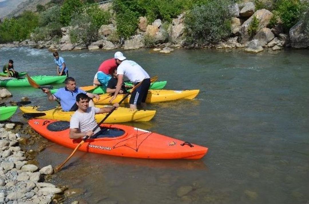 Sason&rsquo;da İlk Defa Kano Yarışması D&uuml;zenlendi