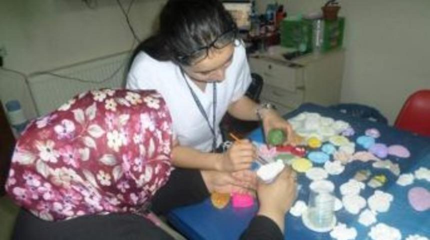 Ruhsal Sağlıkları İ&ccedil;in &Uuml;retiyorlar