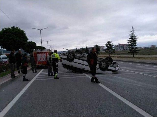 Takla Atan Otomobilden Burnu Bile Kanamadan Çıktı