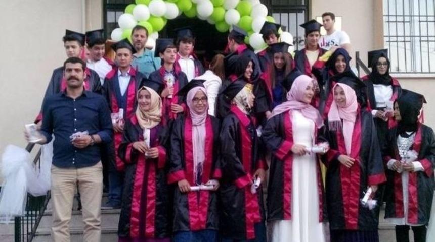 Yiğitbaş İmam Hatip Ortaokulu İlk Mezunlarını Verdi