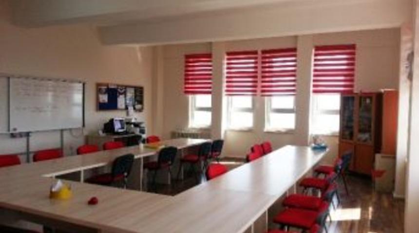 Yenimahalle Ortaokulu&rsquo;nun &Ouml;ğretmenler Odası Yenilendi