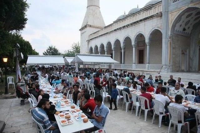 Büyükşehir’den Günde 2 Bin 500 Kişiye İftar