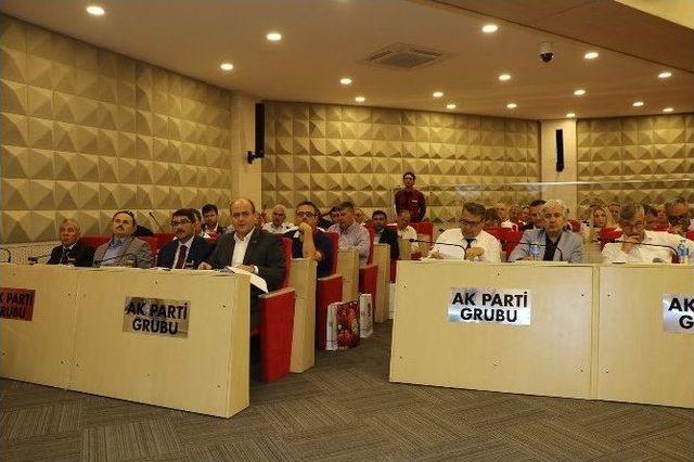 Büyükşehir Meclisi’nde Teröre Lanet