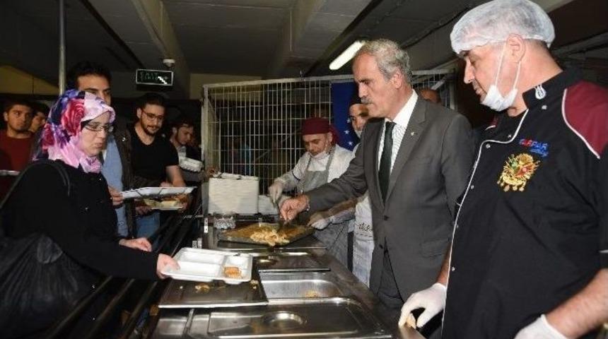 Başkan Altepe, Orucunu Aşevinde Açtı