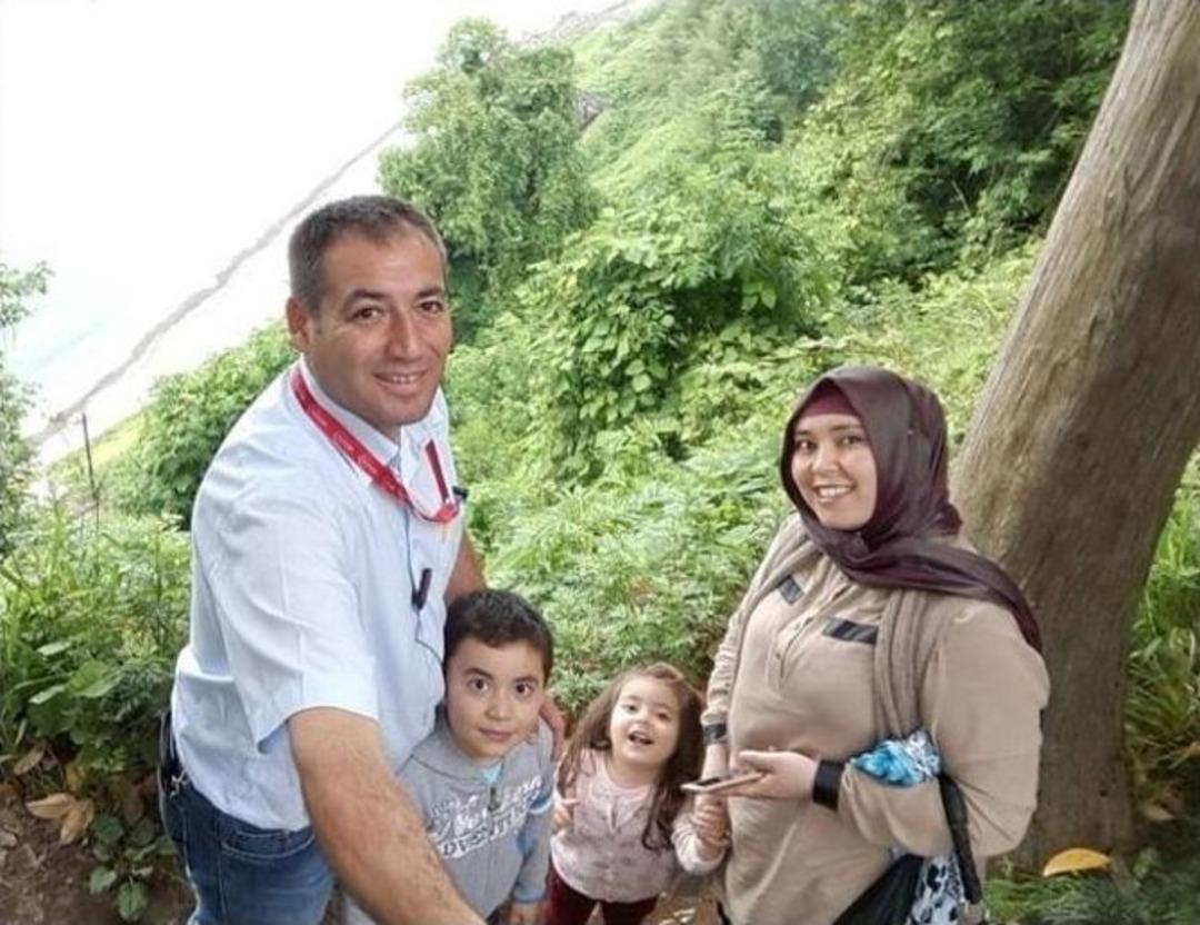 Eşini Ve &Ccedil;ocuklarını &Ouml;ld&uuml;r&uuml;p İntihar Etti