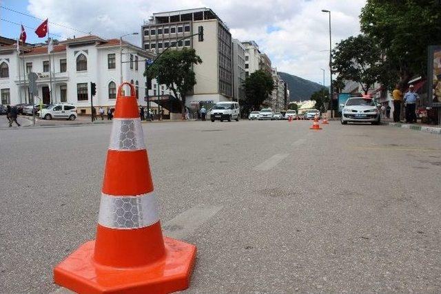 Bursa Valiliği Önünde Güvenlik Önlemleri Arttırıldı