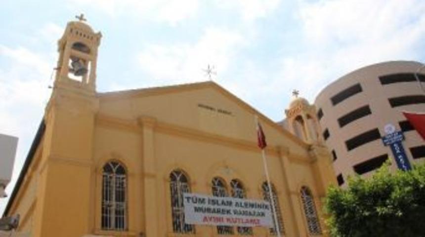 Hristiyanlar Ramazan Ayını Afişle Kutladı