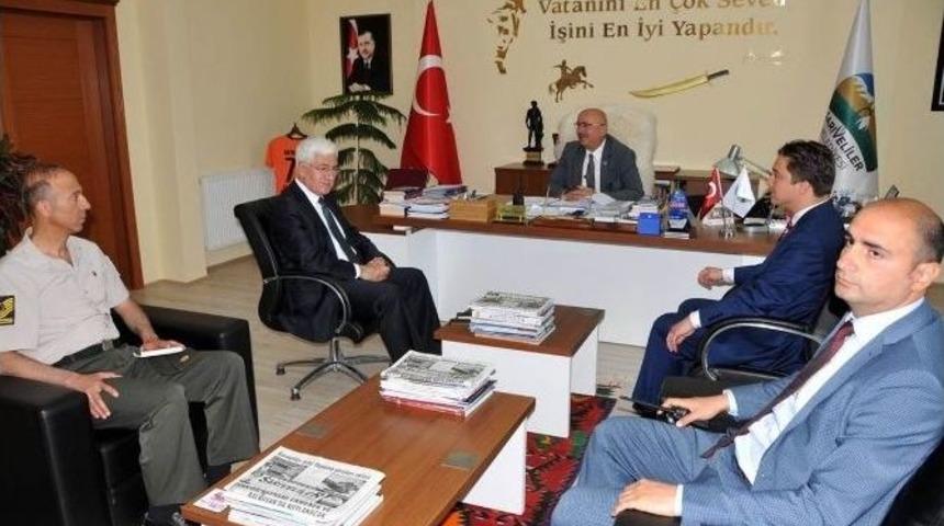 Vali Koca&rsquo;nın Veda Ziyaretleri S&uuml;r&uuml;yor