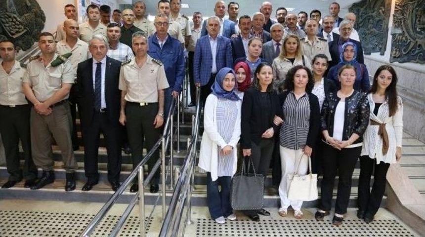 Rize Belediyesi Şehit Binbaşı Arslan Kulaksız&rsquo;ı Unutmadı