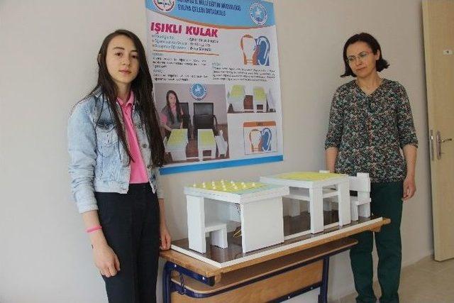 Ortaokul Öğrencisinden İşitme Engellilerin Hayatını Kolaylaştıracak Proje