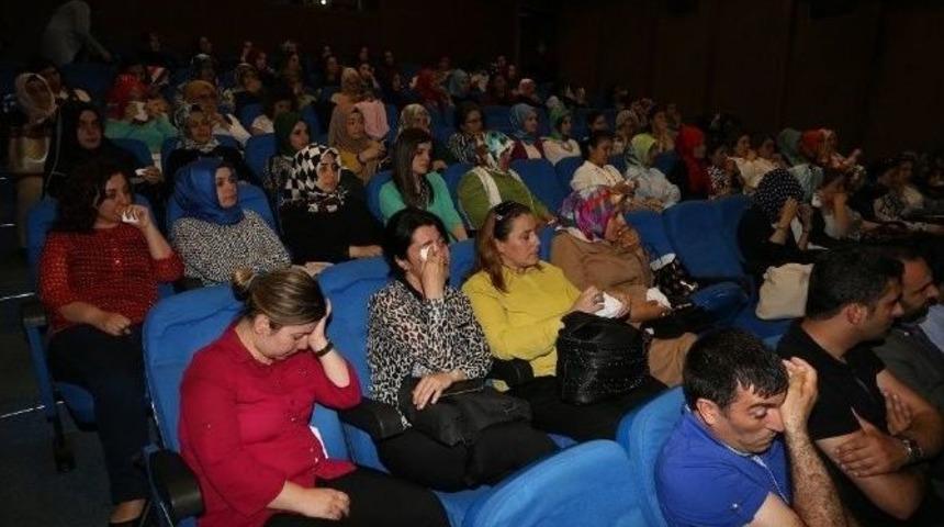 Komek Personelinden Tiyatro Resitali