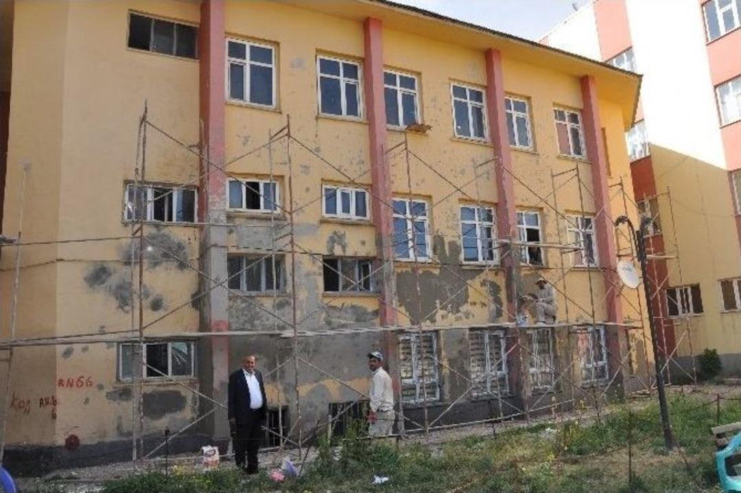 Kızılay Bulanık Şube Binasında Yenileme &Ccedil;alışması