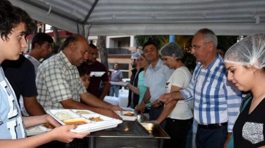 Başkan Kale Sofrayı Kurdu, Şenlikleri İptal Etti