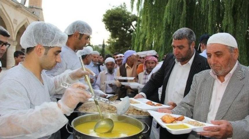 Eyy&uuml;biye Belediyesinden İftar Sofrası