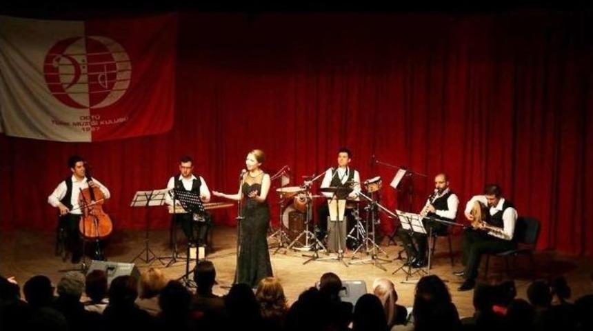 Gen&ccedil; Solistten Geriye Konserlerde &Ccedil;ekilen G&ouml;r&uuml;nt&uuml;leri Kaldı