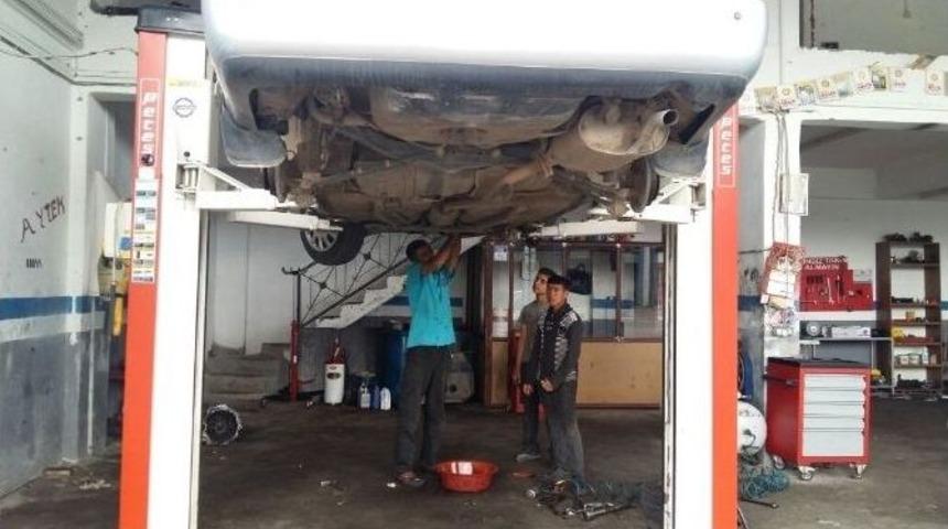 Tamirciler Ramazan Ayında &Ccedil;alışmakta Zorlanıyor