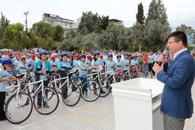Merkezefendi’de Öğrencilere Bisiklet Dağıtımı Devam Ediyor