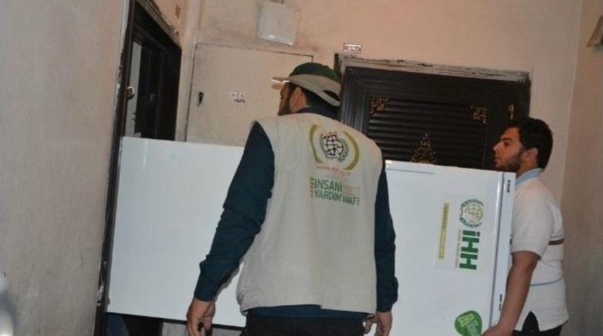 Şanlıurfa&rsquo;da Suriyelilere 135 Buzdolabı Verildi
