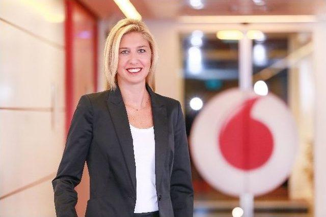 Cısco Ve Vodafone Kızları Bilişim Sektörüne Çağırıyor