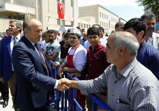 Başbakan Yıldırım, Patlamanın Yaşandığı Yerde İncelemelerde Bulundu