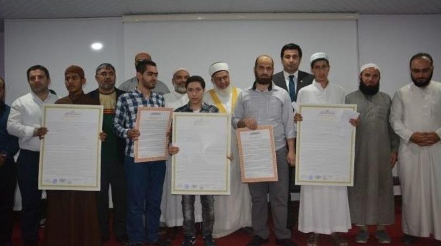 İhh&rsquo;nın Medreselerinden 5 Hafız Mezun Oldu