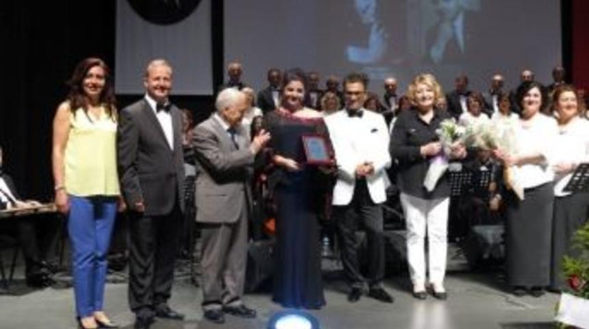 Yusuf Nalkesen &ldquo;veda Busesi&rdquo; İle Anıldı