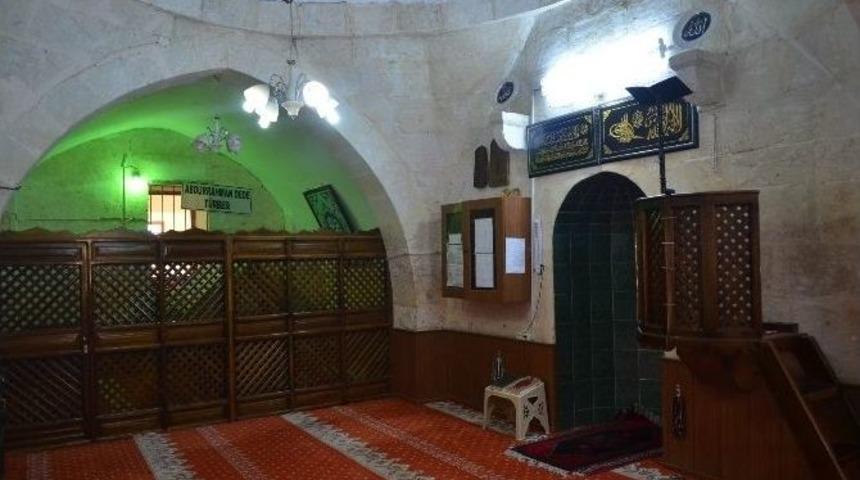 Abdurrahman Dede Cami Ve T&uuml;rbesi Restore Ediliyor