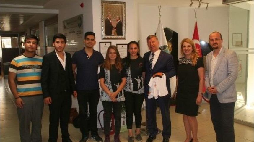 Liseli &Ouml;ğrencilerinden Menemen Ticaret Odasına Ziyaret