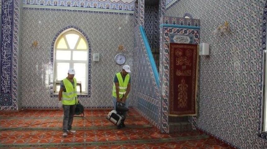 D&ouml;rtyol&rsquo;da Camiler Dezenfekte &Ccedil;alışması Başlatıldı
