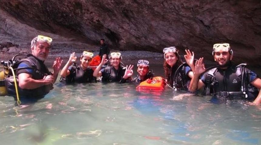 Emniyetten &Ouml;ğrencilere Su Altı Dalış Etkinliği