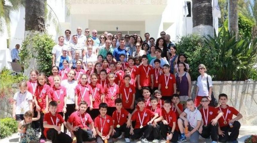 T&uuml;rkiye Şampiyonu Karya&ccedil;i&ccedil;ekleri&rsquo;nden Başkan Kocadon&rsquo;a Ziyaret