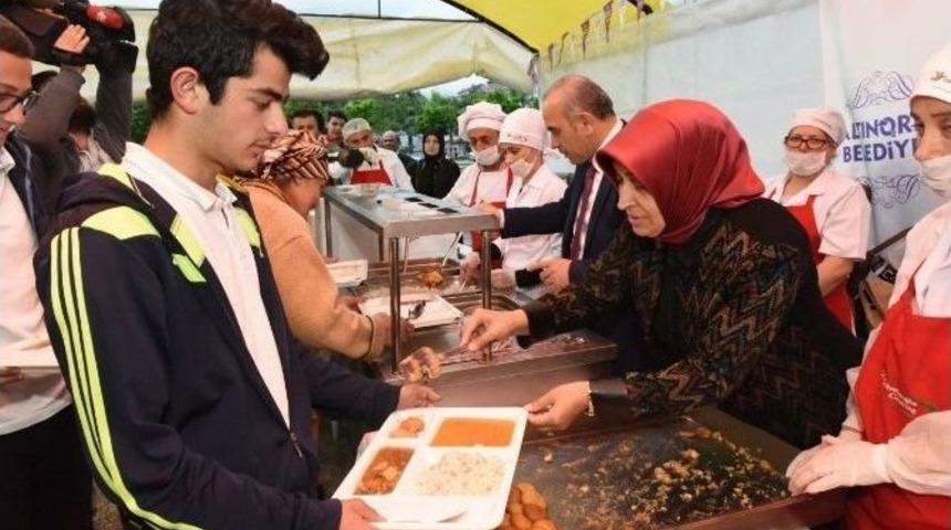 Altınordu&rsquo;da Her G&uuml;n Bin 200 Kişiye İftar