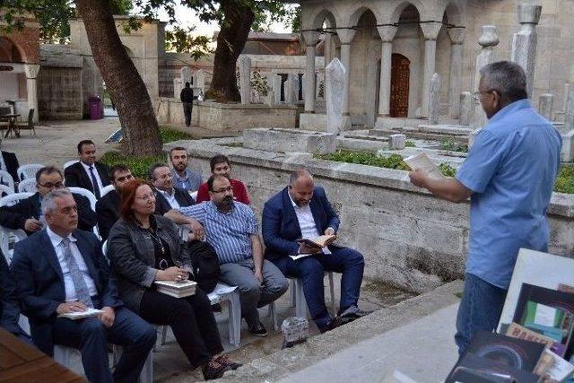 Zal Mahmut Paşa Külliyesi’nde Tematik Sahaflar Çarşısı Açıldı