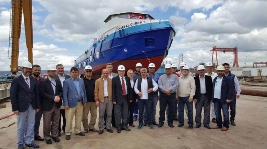 Destek Gemisi Denize İndirildi