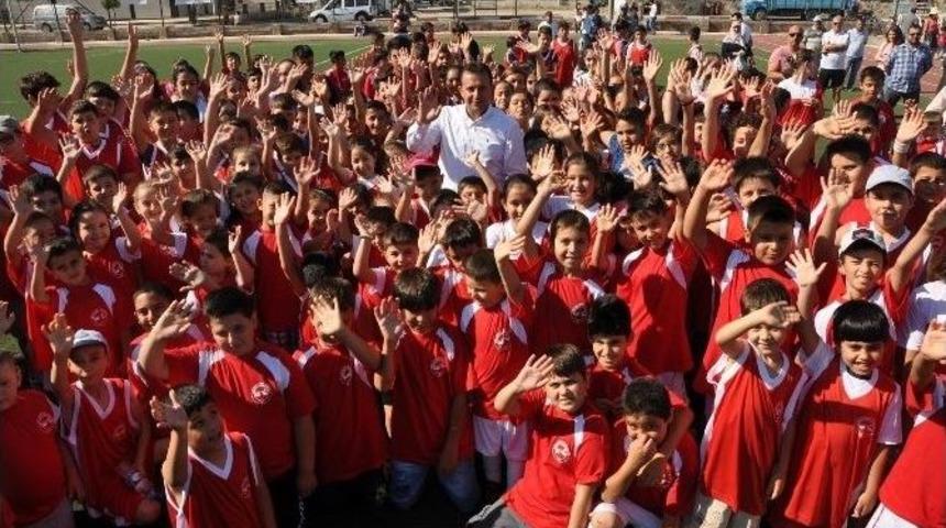 Menderes&rsquo;te &Uuml;cretsiz Spor Zamanı