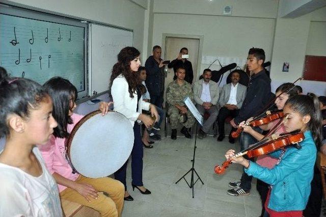 (özel Haber) Müzik Öğretmeni Köy Çocuklarının Hayalini Gerçekleştirdi