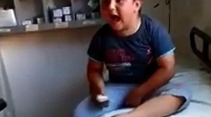 İğneden Korkan &Ccedil;ocuk Sosyal Medyada Fenomen Oldu