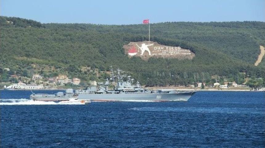 Rus Gemileri Boğazdan Peş Peşe Ge&ccedil;ti