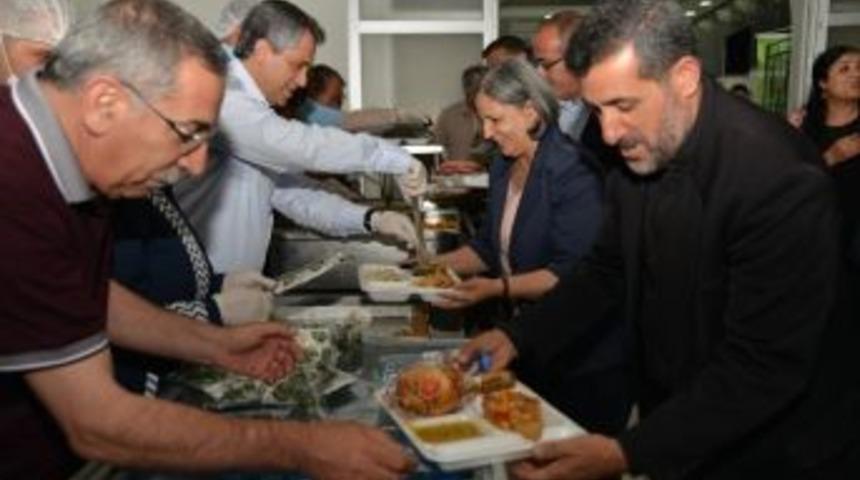 Eş Başkanlar Vatandaşlarla Birlikte Oru&ccedil;larını A&ccedil;maya Devam Ediyor