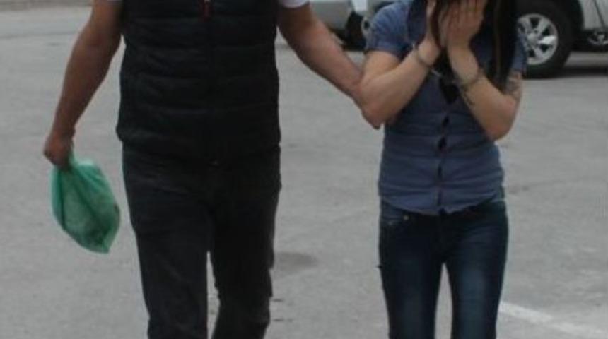 Kendisini Taciz Eden Sevgilisinin Arkadaşını &Ouml;ld&uuml;rd&uuml;