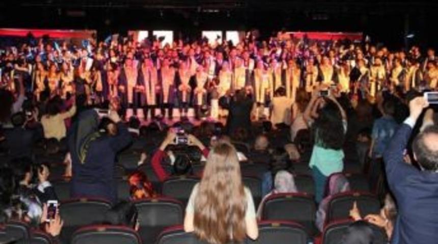 Turgut &Ouml;zal &Uuml;niversitesi Hukuk Fak&uuml;ltesi İkinci D&ouml;nem Mezunlarını Verdi