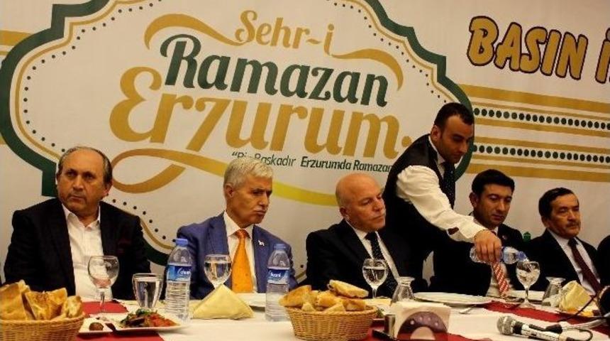 Başkan Sekmen Gazetecilerle İftarda Bir Araya Geldi