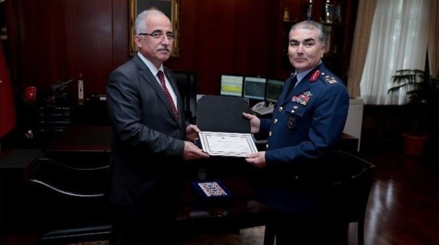 Vali Tuna&rsquo;dan Garnizon Komutanı Şanver&rsquo;e Veda Ziyareti