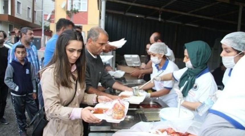 Kartal Belediyesi&rsquo;nin Sofralarında 150 Bin Kişi İftar Yapacak